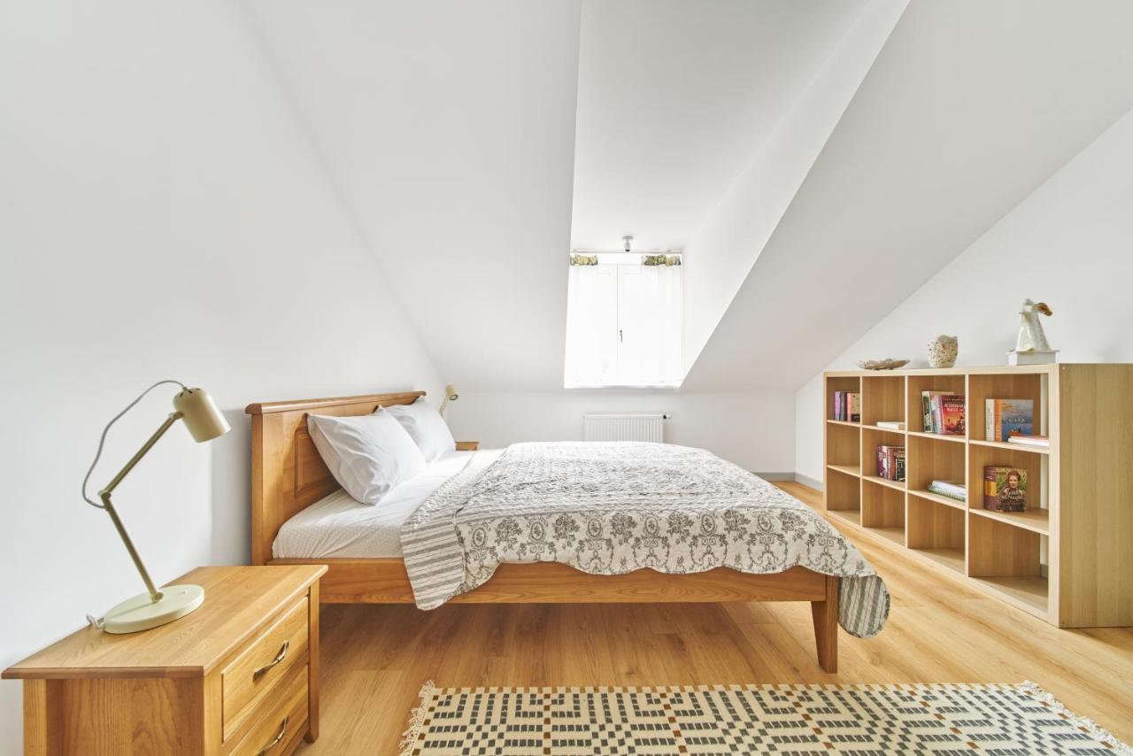 Modern Two-Bedroom Apartment, Vilnius City Centre Exterior photo